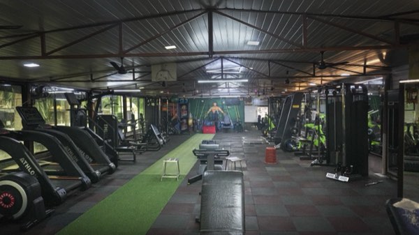 Olympia Gym Godrej Hill: main training floor