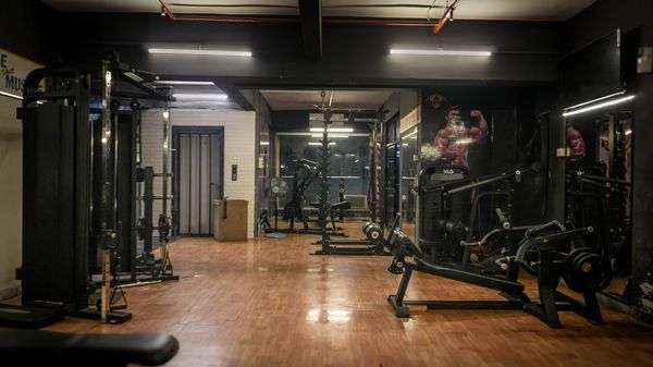 Olympia Gym Raunak City: training floor
