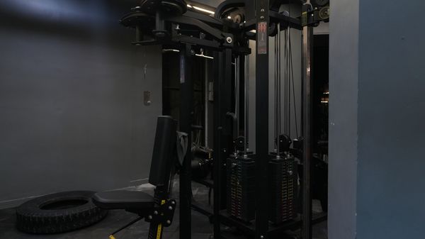 Olympia Gym Raunak City: cable station