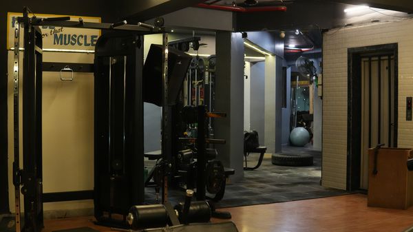 Olympia Gym Raunak City: strength floor