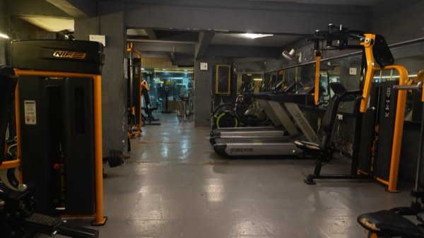 Olympia Gym Ulhasnagar: training floor